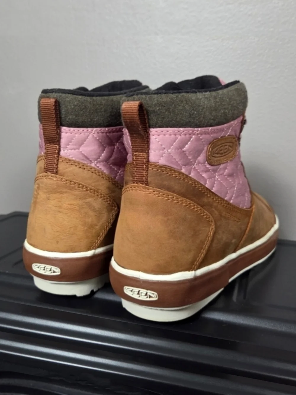 KEEN Elsa Leather Duck Boots Blush Pink Brown Waterproof Ankle Quilted Women's 9